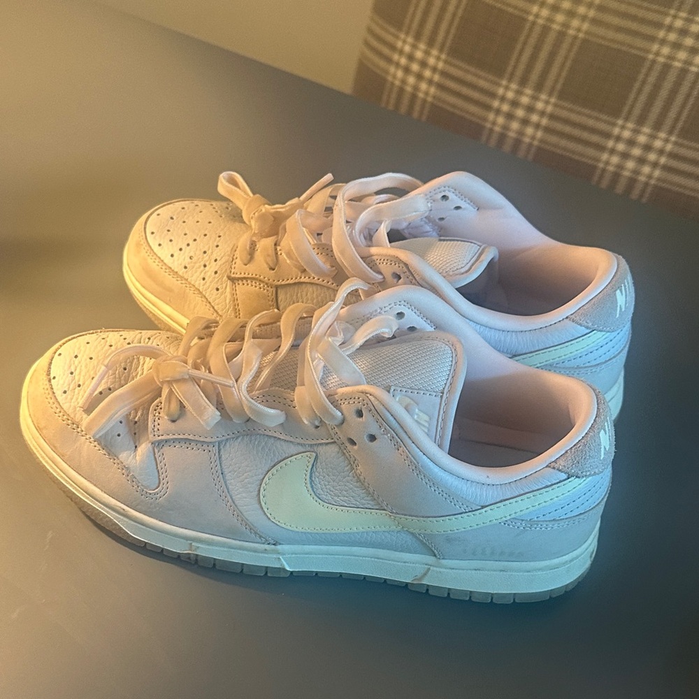 Nike Women’s 8.5 Light Pink Cream Sneakers